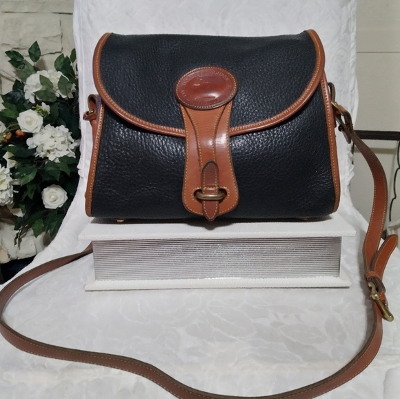 Dooney & Bourke Vintage All Weather Leather purse - Picture 14 of 16